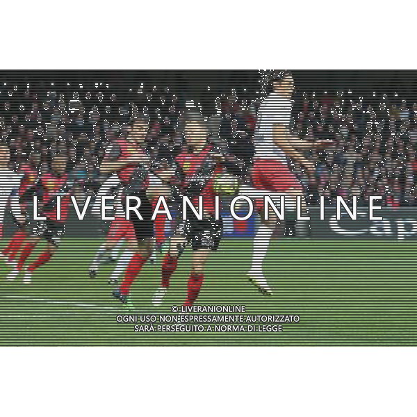 Edinson CAVANNI / lars JACOBSEN et Christophe KERBRAT - 14.12.2014 - Guingamp / PSG - 18eme journee de Ligue1 Photo : Vincent Michel / Icon Sport *** Local Caption *** AG ALDO LIVERANI SAS ONLY ITALY *** Local Caption *** AG ALDO LIVERANI SAS ONLY ITALY