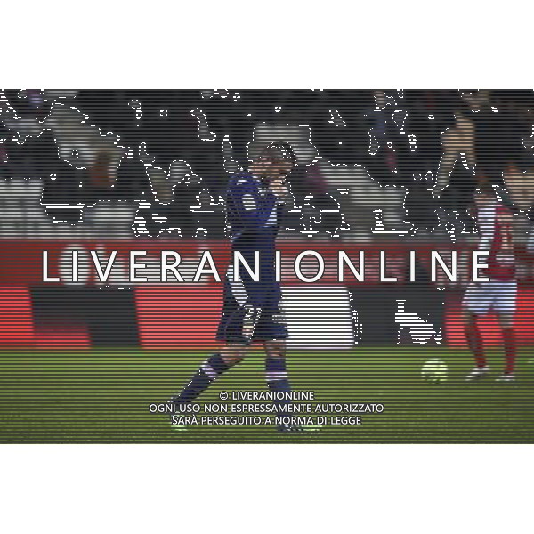 Expulsion Cedric CAMBON - 13.12.2014 - Reims / Evian Thonon - 18eme journee de Ligue1 Photo : Fred Porcu / Icon Sport AG ALDO LIVERANI SAS ONLY ITALY