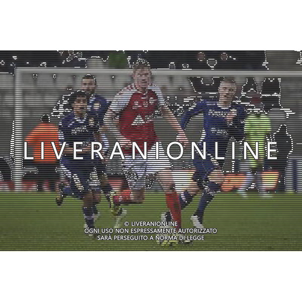 Gaetan CHARBONNIER / Daniel WASS - 13.12.2014 - Reims / Evian Thonon - 18eme journee de Ligue1 Photo : Fred Porcu / Icon Sport AG ALDO LIVERANI SAS ONLY ITALY