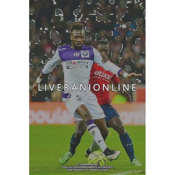 Tongo Hamed DOUMBIA / Idrissa GUEYE - 14.12.2014 - Lille / Toulouse - 18eme journee de Ligue1 Photo : Dave Winter / Icon Sport /Agenzia Aldo Liverani sas - ITALY ONLY - EDITORIAL USE ONLY