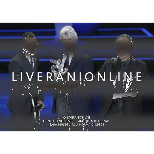 Gran Gala\' del Calcio AIC 2014 Milano - 15.12.2014 Nella Foto andrea :abodi premia asamoah miglior difensore con bruno varriale /Ph.Vitez-Ag. Aldo Liverani