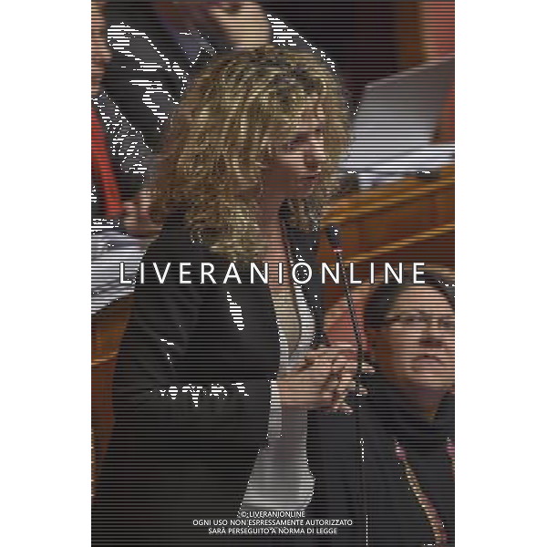 Roma - 19/12/2014 - Palazzo Madama - Discussione dei disegni di legge Bilancio di previsione dello Stato per l\'anno finanziario 2015 e bilancio pluriennale per il triennio 2015-2017 e Legge di Stabilita\' 2015 - nella foto: Barbara Lezzi M5S / Ph. Fabrizio Corradetti - Ag. Aldo Liverani Sas