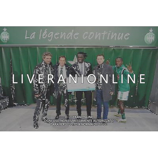 Dominique ROCHETEAU / Roland ROMEYER / Bafetimbi GOMIS remet un cheque pour l\'association ASSE Coeur Vert / Max Alain GRADEL - 21.12.2014 - Saint Etienne / Evian Thonon - 19eme journee de Ligue 1 Photo : Jean Paul Thomas / Icon Sport