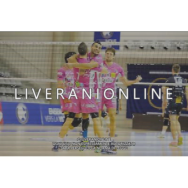 Joie Sete / Toafa Takaniko - 20.12.2014 - Paris Volley / Sete - 12eme journee de Ligue A Photo : Andre Ferreira / Icon Sport AG ALDO LIVERANI SAS ONLY ITALY