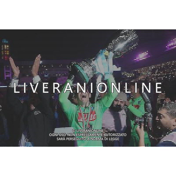 JUVENTUS, NAPOLI SUPERCOPPA A DOHA NELLA FOTO: FESTEGGIAMENTI RAFAEL CON LA SUPERCOPPA ITALIANA FOTO MOSCA- AG.LIVERANI