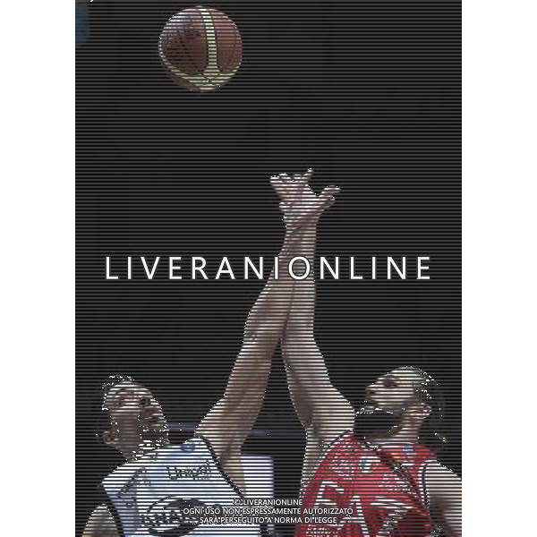 Beko Lega Basket Serie A 2014/2015 13 Giornata Bologna - 29.12.2014 Granarolo Bologna-EA7 Emporio Armani Milano Nella Foto:Kleiza Linas-Mazzola Valerio /Ph.Vitez-Ag. Aldo Liverani