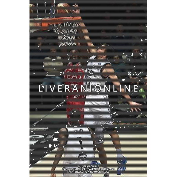 VIRTUS GRANAROLO BOLOGNA - EA7 EMPORIO ARMANI MILANO CAMPIONATO BASKET SERIE A1 29 DICEMBRE 2014 NELLA FOTO JAMES Â©SCHICCHI/AGENZIA ALDO LIVERANI SAS