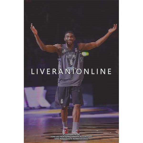 Billy Yakuba OUATTARA - concours de dunks - 03.01.2015 - All Star Game -Paris - Zenith Photo : Dave Winter / Icon Sport /Agenzia Aldo Liverani sas - ITALY ONLY - EDITORIAL USE ONLY