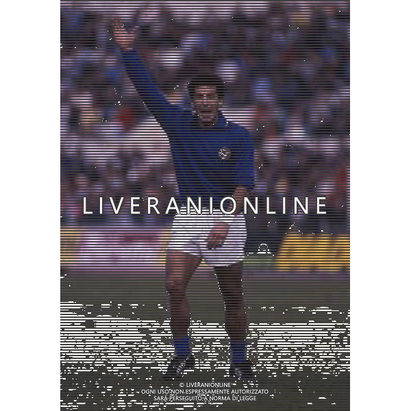 RETROSPETTIVA GIANLUCA VIALLI NELLA FOTO GIANLUCA VIALLI CON LA MAGLIA DELLA NAZIONALE ITALIANA AG ALDO LIVERANI SAS