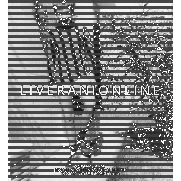 RETROSPETTIVA LIONELLO MANFREDONIA NELLA FOTO LIONELLO MANFREDONIA A 8 ANNI CON LA MAGLIA DEL MILAN ARCHIVIO ALDO LIVERANI SAS