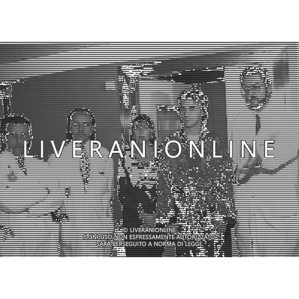 RETROSPETTIVA LIONELLO MANFREDONIA BOLOGNA ROMA 30-12-1989 NELLA FOTO LIONELLO MANFREDONIA RICOVERATO A BOLOGNA DOPO L\'INFARTO AVUTO IN CAMPO NELLA FOTO LIONELLO MANFREDONIA E MOGLIE IN OSPEDALE DOPO L\'INFARTO ARCHIVIO ALDO LIVERANI SAS