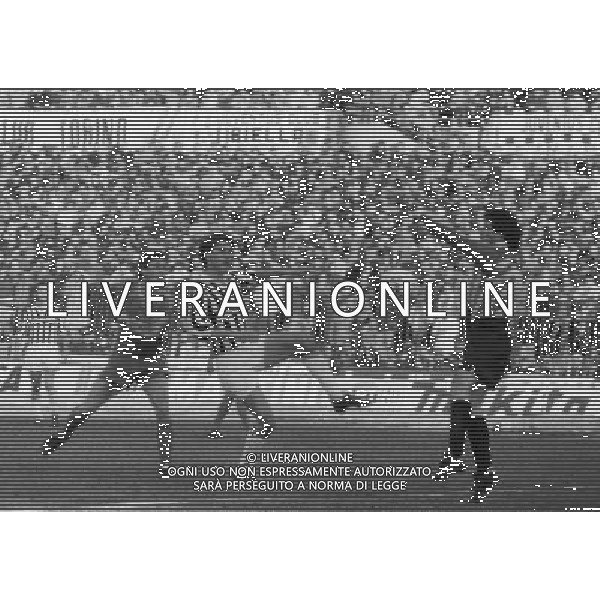 RETROSPETTIVA LIONELLO MANFREDONIA NELLA FOTO LIONELLO MANFREDONIA CON GIULIANO GIULIANI E ROBERTO TRICELLA IN JUVENTUS-VERONA ARCHIVIO ALDO LIVERANI SAS