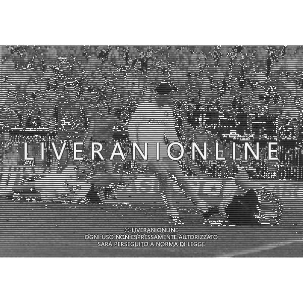 RETROSPETTIVA LIONELLO MANFREDONIA NELLA FOTO LIONELLO MANFREDONIA CON LA MAGLIA DELLA ROMA ARCHIVIO ALDO LIVERANI SAS