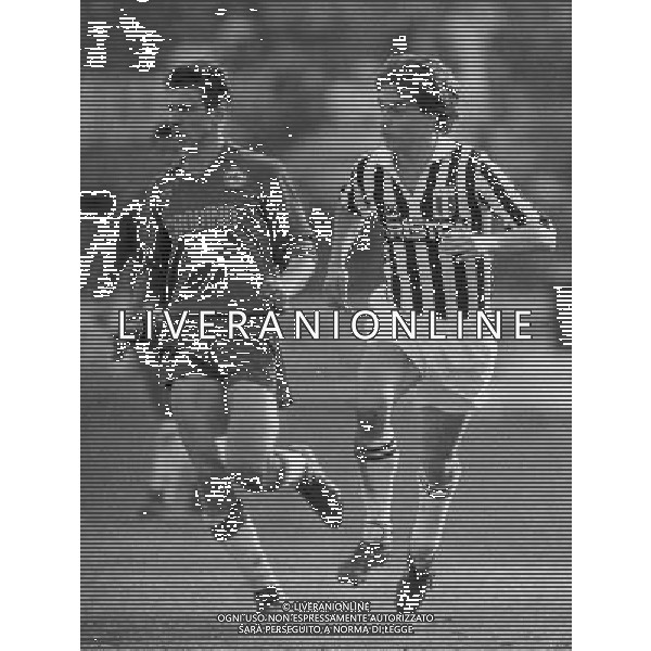 RETROSPETTIVA LIONELLO MANFREDONIA NELLA FOTO LIONELLO MANFREDONIA MAGLIA JUVENTUS E NICOLA BERTI FIORENTINA ARCHIVIO ALDO LIVERANI SAS
