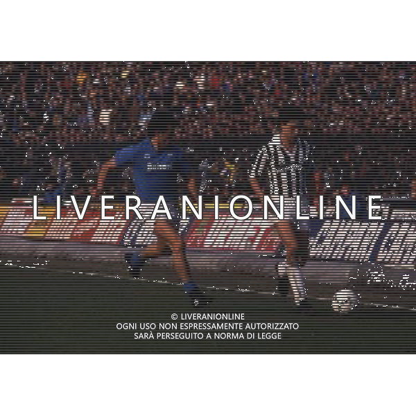 RETROSPETTIVA LIONELLO MANFREDONIA NELLA FOTO LIONELLO MANFREDONIA CON LA MAGLIA DELLA JUVENTUS ARCHIVIO ALDO LIVERANI SAS
