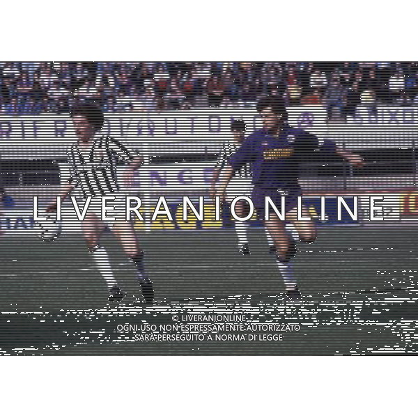 RETROSPETTIVA LIONELLO MANFREDONIA NELLA FOTO LIONELLO MANFREDONIA CON LA MAGLIA DELLA JUVENTUS E GIANCARLO ANTOGNONI ARCHIVIO ALDO LIVERANI SAS