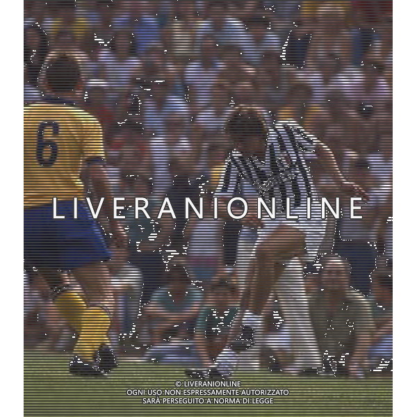 RETROSPETTIVA LIONELLO MANFREDONIA NELLA FOTO LIONELLO MANFREDONIA CON LA MAGLIA DELLA JUVENTUS ARCHIVIO ALDO LIVERANI SAS