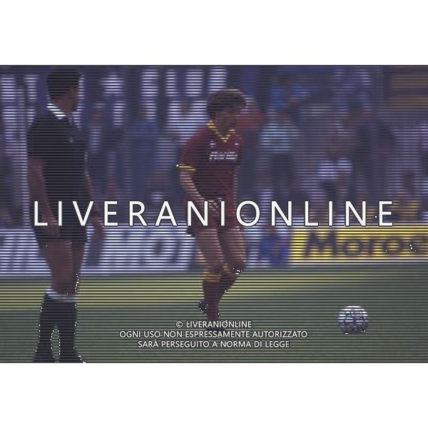 RETROSPETTIVA LIONELLO MANFREDONIA NELLA FOTO LIONELLO MANFREDONIA CON LA MAGLIA ROMA ARCHIVIO ALDO LIVERANI SAS