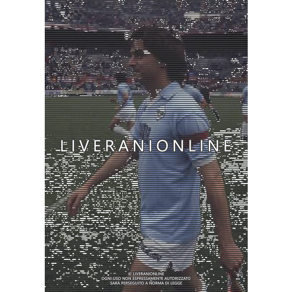 RETROSPETTIVA LIONELLO MANFREDONIA NELLA FOTO LIONELLO MANFREDONIA CON LA MAGLIA LAZIO ARCHIVIO ALDO LIVERANI SAS