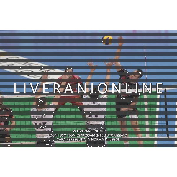 MODENA VOLLEY - LUBE MARCHE SEMIFINALE COPPA ITALIA PALLAVOLO MASCHILE A BOLOGNA 10 GENNAIO 2015 ©SCHICCHI/AGENZIA ALDO LIVERANI SAS