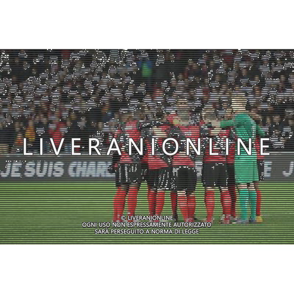 Hommage Charlie Hebdo - 10.01.2015 - Guingamp / Lens - 20eme journee de Ligue 1 Photo : Vincent Michel / Icon Sport AG ALDO LIVERANI SAS ONLY ITALY