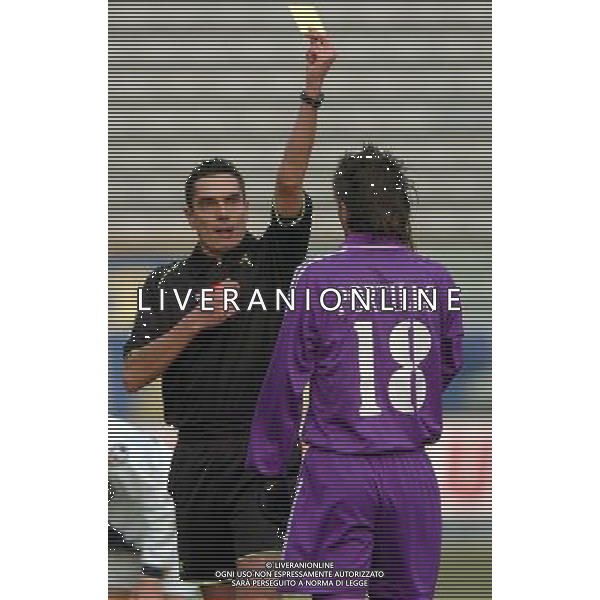 Parma 12/01/2005 coppa italia 2004/05 parma-fiorentina nella foto saccani ammonisce portillo ph marco luzzani/ag aldo liverani s.a.s.
