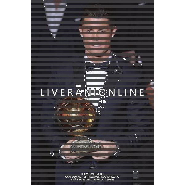 FIFA Ballon d\'Or 2014 Zurigo (Svizzera) - 12.01.2015 Nella Foto:Ronaldo con il pallone d\'oro /Ph.Vitez-Ag. Aldo Liverani