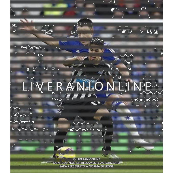 Newcastle United\'s Ayoze Perez shields the ball from Chelsea\'s John Terry Photographer Craig Mercer/CameraSport Football - Barclays Premiership - Chelsea v Newcastle United - Saturday 10th January 2015 - Stamford Bridge - London © CameraSport - 43 Linden Ave. Countesthorpe. Leicester. England. LE8 5PG - Tel: +44 (0) 116 277 4147 - admin@camerasport.com - www.camerasport.com AG ALDO LIVERANI SAS ONLY ITALY