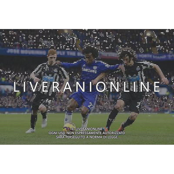 Chelsea\'s Willian shields the ball from Newcastle United\'s Daryl Janmaat Photographer Craig Mercer/CameraSport Football - Barclays Premiership - Chelsea v Newcastle United - Saturday 10th January 2015 - Stamford Bridge - London © CameraSport - 43 Linden Ave. Countesthorpe. Leicester. England. LE8 5PG - Tel: +44 (0) 116 277 4147 - admin@camerasport.com - www.camerasport.com AG ALDO LIVERANI SAS ONLY ITALY