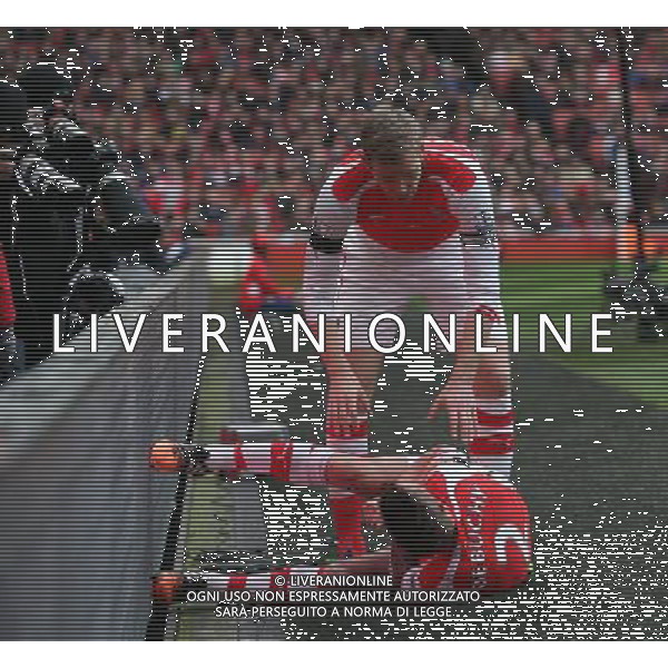 Arsenal\'s Mathieu Debuchy picks up another injury Photographer Kieran Galvin/CameraSport Football - Barclays Premiership - Arsenal v Stoke City - Sunday 11th January 2015 - Emirates Stadium - London © CameraSport - 43 Linden Ave. Countesthorpe. Leicester. England. LE8 5PG - Tel: +44 (0) 116 277 4147 - admin@camerasport.com - www.camerasport.com AG ALDO LIVERANI SAS ONLY ITALY