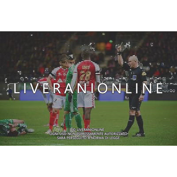 Antoine CONTE / carton jaune / Sebastien MOREIRA - 10.01.2015 - Reims / Saint Etienne - 20eme journee de Ligue 1 Photo : Dave Winter / Icon Sport AG ALDO LIVERANI SAS ONLY ITALY