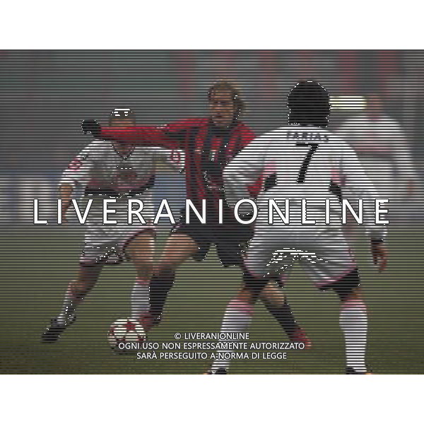 Milan - Palermo coppa italia tim cup 12/01/2005 nella foto massimo ambrosini e farias ernesto antonio ph andry/agenzia aldo liverani