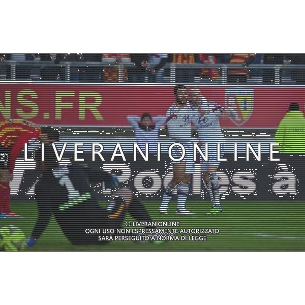 Joie Lyon - Nabil FEKIR / Christphe JALLET / deception Lens - 17.01.2015 - Lens / Lyon - 21eme journee de Ligue 1 Photo : Dave Winter / Icon Sport AG ALDO LIVERANI SAS ONLY ITALY