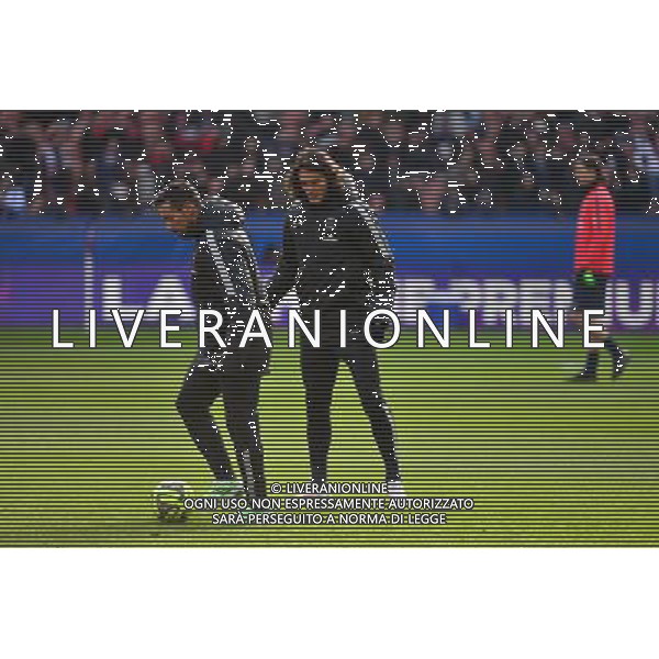 Ezequiel LAVEZZI / Edinson CAVANI - 18.01.2015 - Paris Saint Germain / Evian Thonon - 21eme journee de Ligue 1 Photo : Dave Winter / Icon Sport AG ALDO LIVERANI SAS ONLY ITALY