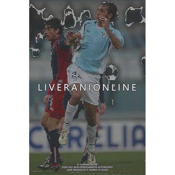 Roma 13/01/2005 Lazio-Cagliari Tim Cup 2004/2005 Nella foto: Bazzani Fabio contro Lopez Luis Diego.* Ph Gianni Nucci/Aldo Liverani