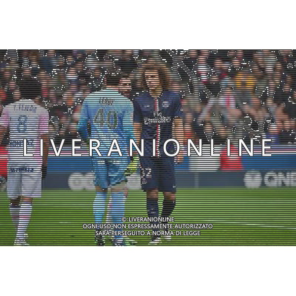 David LUIZ / Benjamin LEROY - 18.01.2015 - Paris Saint Germain / Evian Thonon - 21eme journee de Ligue 1 Photo : Dave Winter / Icon Sport AG ALDO LIVERANI SAS ONLY ITALY