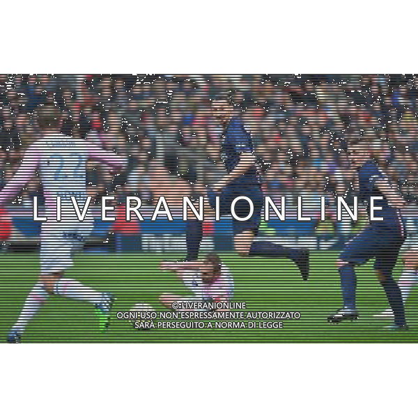 Zlatan IBRAHIMOVIC / Cedric CAMBON - 18.01.2015 - Paris Saint Germain / Evian Thonon - 21eme journee de Ligue 1 Photo : Dave Winter / Icon Sport AG ALDO LIVERANI SAS ONLY ITALY