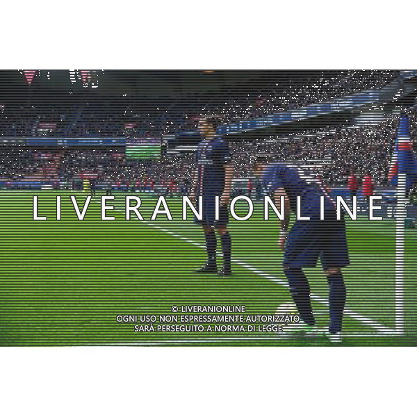 Zlatan IBRAHIMOVIC / Ezequiel LAVEZZI - 18.01.2015 - Paris Saint Germain / Evian Thonon - 21eme journee de Ligue 1 Photo : Dave Winter / Icon Sport AG ALDO LIVERANI SAS ONLY ITALY