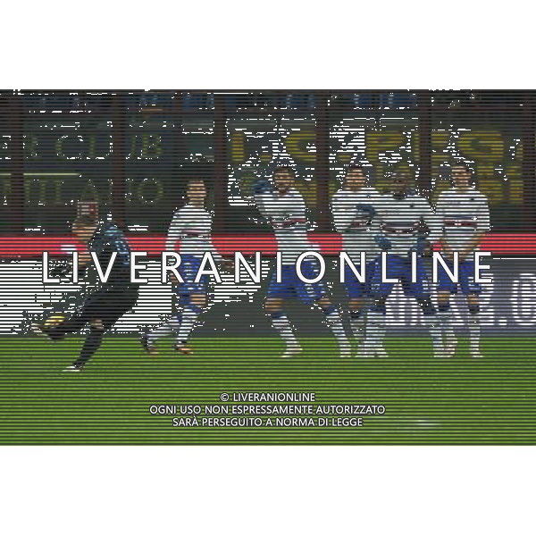Inter vs Sampdoria Coppa Italia Tim Cup Ottavi di finale Stadio G.Meazza - San Siro Milano 21-01-2015 nella foto una punizione di Shaqiri ©Garavaglia/AGENZIA ALDO LIVERANI SAS