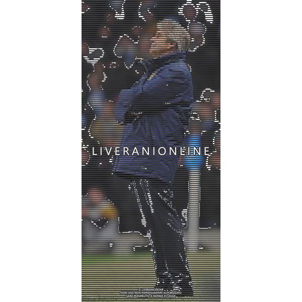 A dejected Manchester City\'s Manager Manuel Pellegrini Photographer Dave Howarth/CameraSport Football - Barclays Premiership - Manchester City v Arsenal - Sunday 18th January 2015 - Etihad stadium - Manchester © CameraSport - 43 Linden Ave. Countesthorpe. Leicester. England. LE8 5PG - Tel: +44 (0) 116 277 4147 - admin@camerasport.com - www.camerasport.com AG ALDO LIVERANI SAS ONLY ITALY