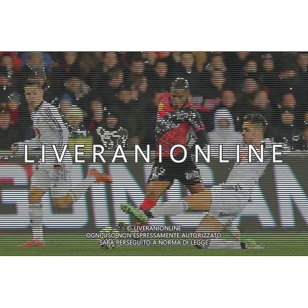 Claudio BEAUVUE / Wesley LAUTOA - 24.01.2015 - Guingamp / Lorient - 22eme journee de Ligue1 Photo : Vincent Michel / Icon Sport
