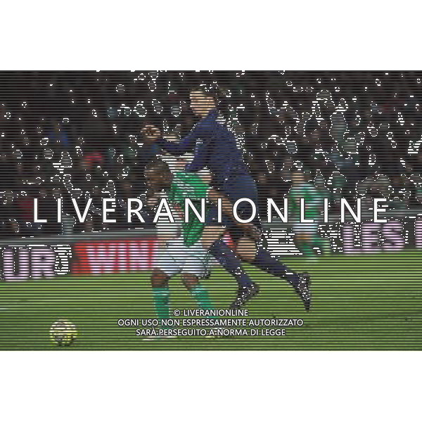Kevin THEOPHILE CATHERINE / Zlatan IBRAHIMOVIC - 25.01.2015 - Saint Etienne / PSG - 22eme journee de Ligue1 Photo : Jean Paul Thomas / Icon Sport AG ALDO LIVERANI SAS ONLY ITALY