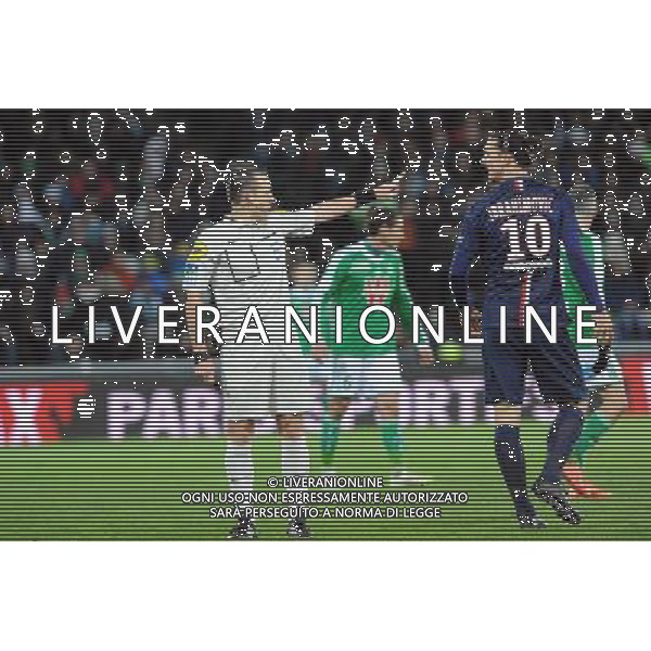 Ruddy BUQUET / Zlatan IBRAHIMOVIC - 25.01.2015 - Saint Etienne / PSG - 22eme journee de Ligue1 Photo : Jean Paul Thomas / Icon Sport AG ALDO LIVERANI SAS ONLY ITALY