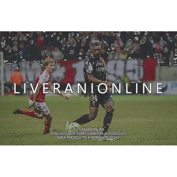 Aristote MADIANI / Franck SIGNORINO - 25.01.2015 - Reims / Lens - 22eme journee de Ligue1 Photo : Dave Winter / Icon Sport *** Local Caption *** /Agenzia Aldo Liverani sas - ITALY ONLY - EDITORIAL USE ONLY *** Local Caption *** /Agenzia Aldo Liverani sas - ITALY ONLY - EDITORIAL USE ONLY