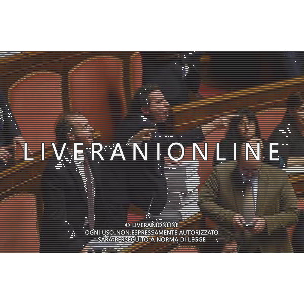 Roma - 27/01/2015 - Palazzo Madama - Discussione del disegno di legge: Disposizioni in materia di elezione della Camera dei deputati - nella foto: I senatori del M5S protestano durante il voto finale / Ph. Fabrizio Corradetti - Ag. Aldo Liverani Sas
