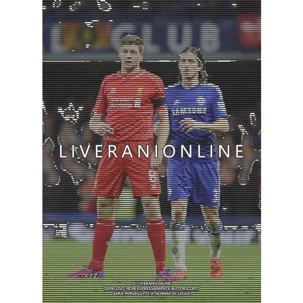 Liverpool\'s Steven Gerrard and Chelsea\'s Filipe Luis Photographer Ashley Western /CameraSport Football - Capital One Cup Semi Final Second Leg - Chelsea v Liverpool - Tuesday 27th January 2015 - Stamford Bridge - London © CameraSport - 43 Linden Ave. Countesthorpe. Leicester. England. LE8 5PG - Tel: +44 (0) 116 277 4147 - admin@camerasport.com - www.camerasport.com AG ALDO LIVERANI SAS ONLY ITALY