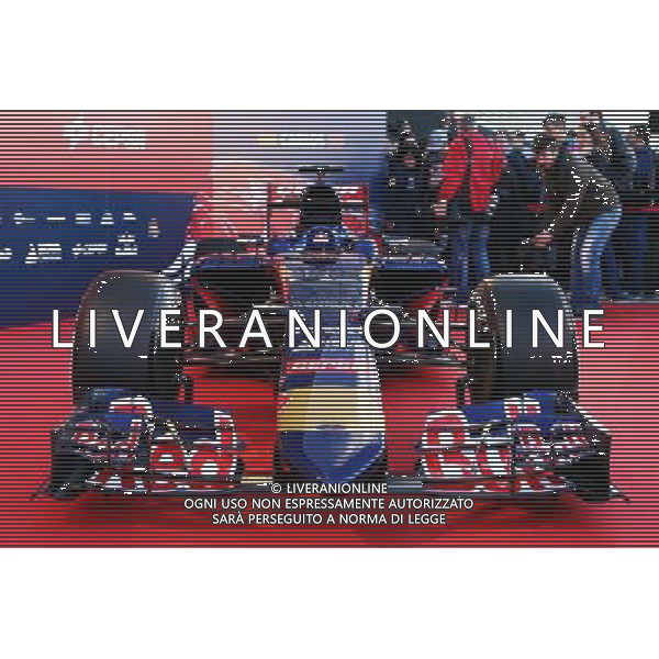 The Scuderia Toro Rosso STR10 is unveiled. 31.01.2015. Formula One Testing, Preparation Day, Jerez, Spain. - www.xpbimages.com, EMail: requests@xpbimages.com - copy of publication required for printed pictures. Every used picture is fee-liable. © Copyright: Batchelor / /Agenzia Aldo Liverani Sas - ITALY ONLY - EDITORIAL USE ONLY