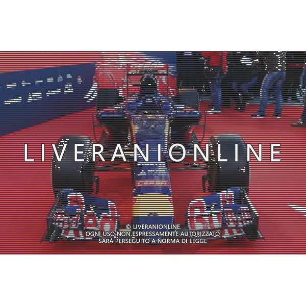 The Scuderia Toro Rosso STR10 is unveiled. 31.01.2015. Formula One Testing, Preparation Day, Jerez, Spain. - www.xpbimages.com, EMail: requests@xpbimages.com - copy of publication required for printed pictures. Every used picture is fee-liable. © Copyright: Batchelor / /Agenzia Aldo Liverani Sas - ITALY ONLY - EDITORIAL USE ONLY