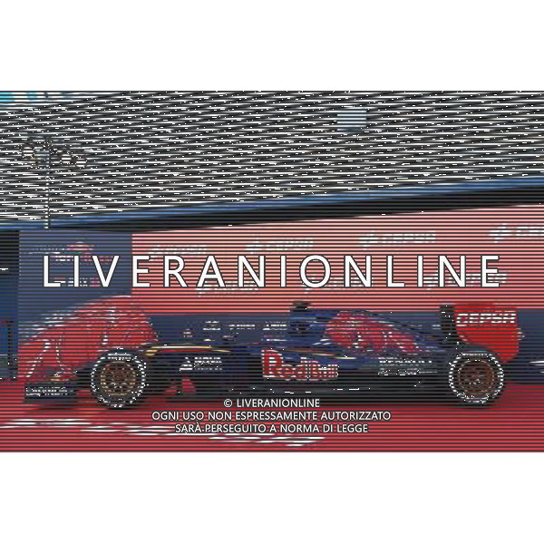 The new Scuderia Toro Rosso STR10 is unveiled. 31.01.2015. Formula One Testing, Preparation Day, Jerez, Spain. - www.xpbimages.com, EMail: requests@xpbimages.com - copy of publication required for printed pictures. Every used picture is fee-liable. © Copyright: Batchelor / /Agenzia Aldo Liverani Sas - ITALY ONLY - EDITORIAL USE ONLY