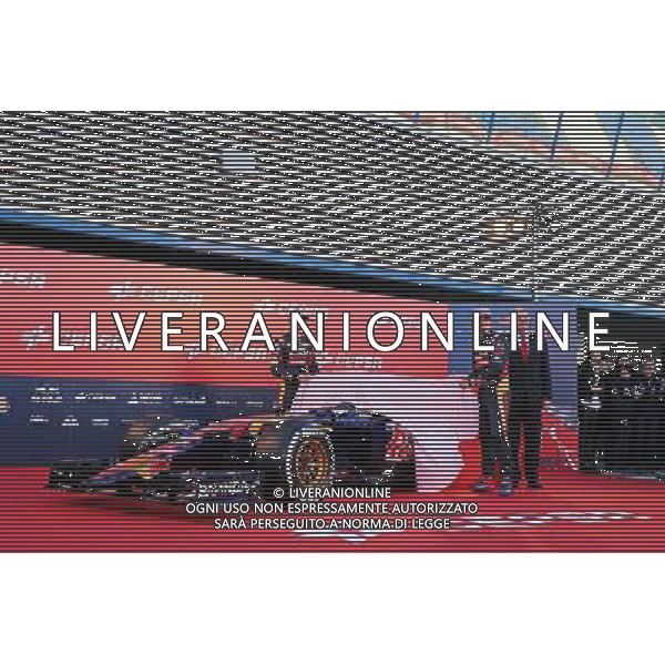 (L to R): Max Verstappen (NLD) Scuderia Toro Rosso and team mate Carlos Sainz Jr (ESP) Scuderia Toro Rosso unveil the new Scuderia Toro Rosso STR10. 31.01.2015. Formula One Testing, Preparation Day, Jerez, Spain. - www., EMail: requests@ - copy of publication required for printed pictures. Every used picture is fee-liable. © Copyright: Moy / /Agenzia Aldo Liverani Sas - ITALY ONLY - EDITORIAL USE ONLY